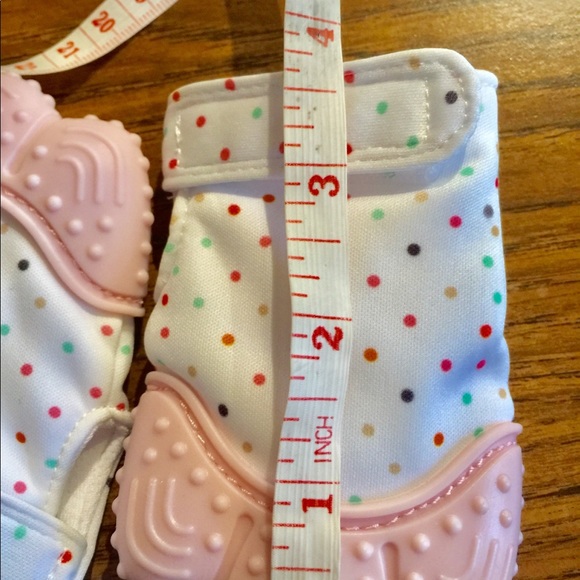 NWOT Baby Teeth Gloves Silicone 1 PAIR💝👼🏻👼🏻 - Picture 5 of 5